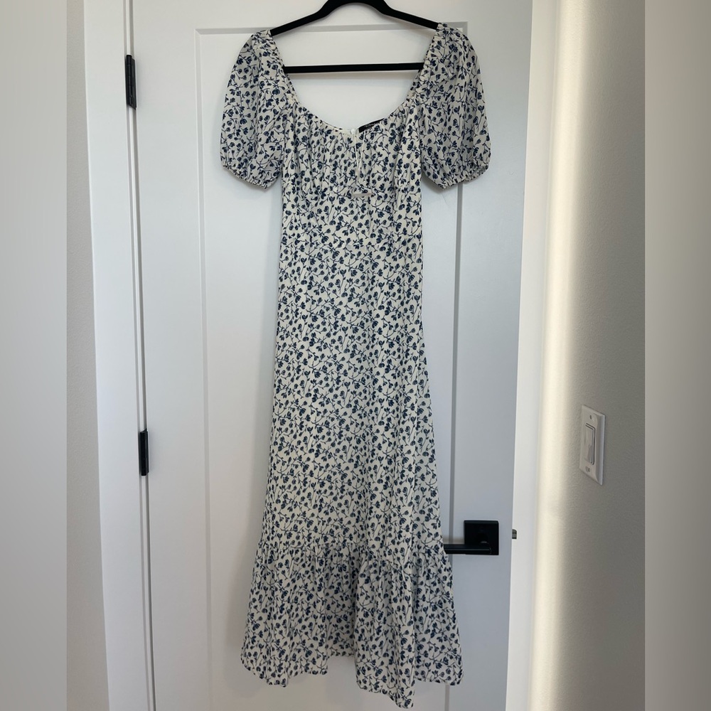 NWT Chic Blue Floral Maxi Dress